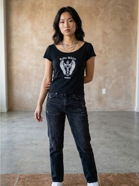John Gult Radio Silence Top